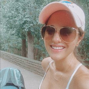 Meet your Posher, Lauren